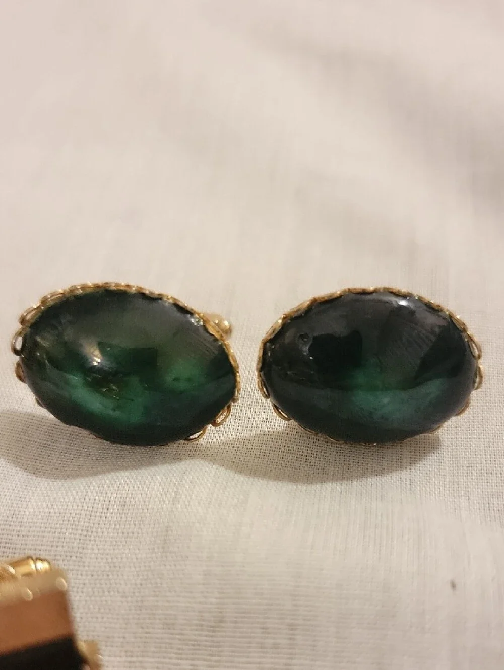 Vintage Men's Gold-Tone Green Marble, Oval Gemstone & Black Inlay Cufflinks
